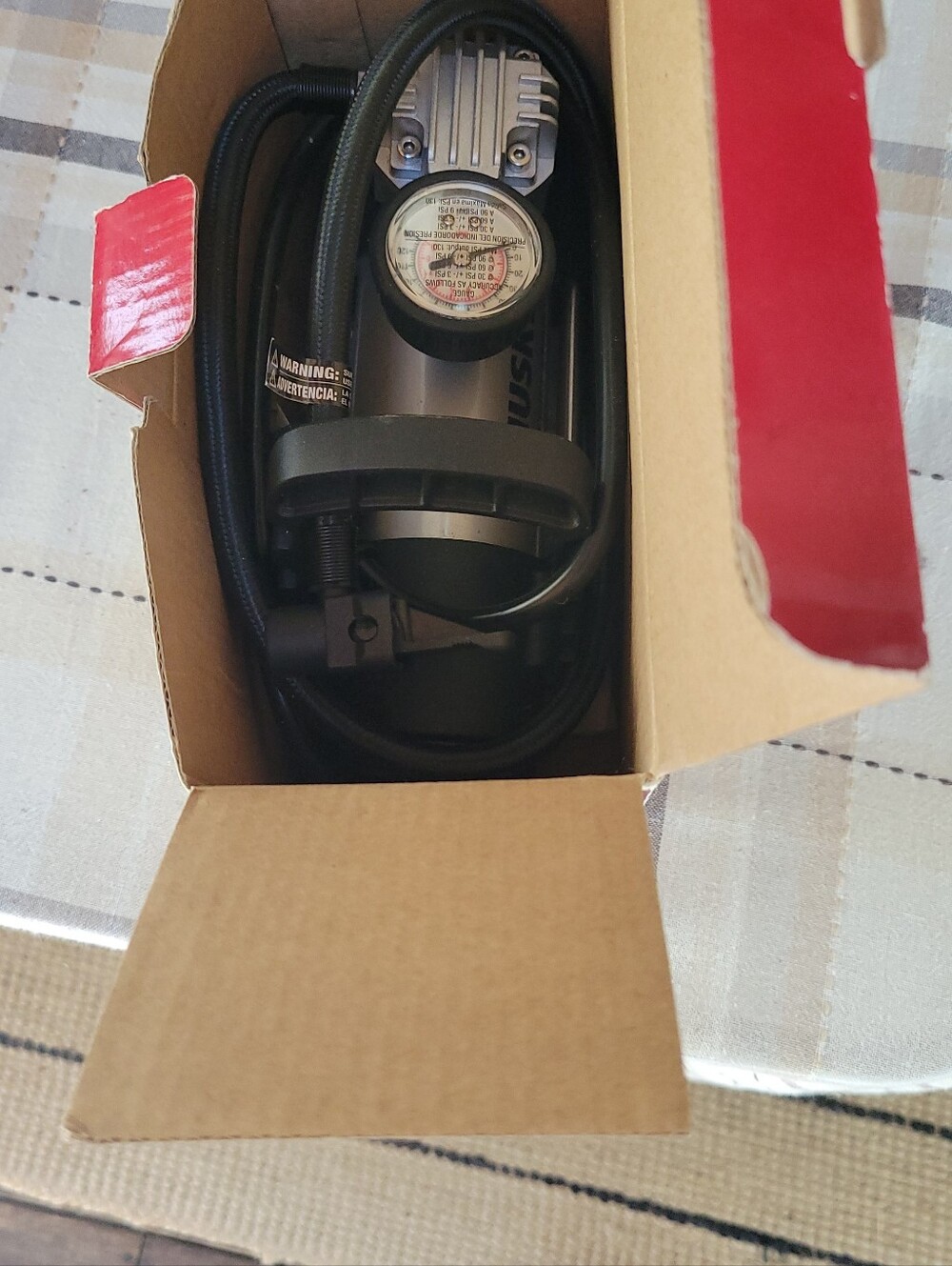 Boxed Electric Inflator - Picture 3 of 4